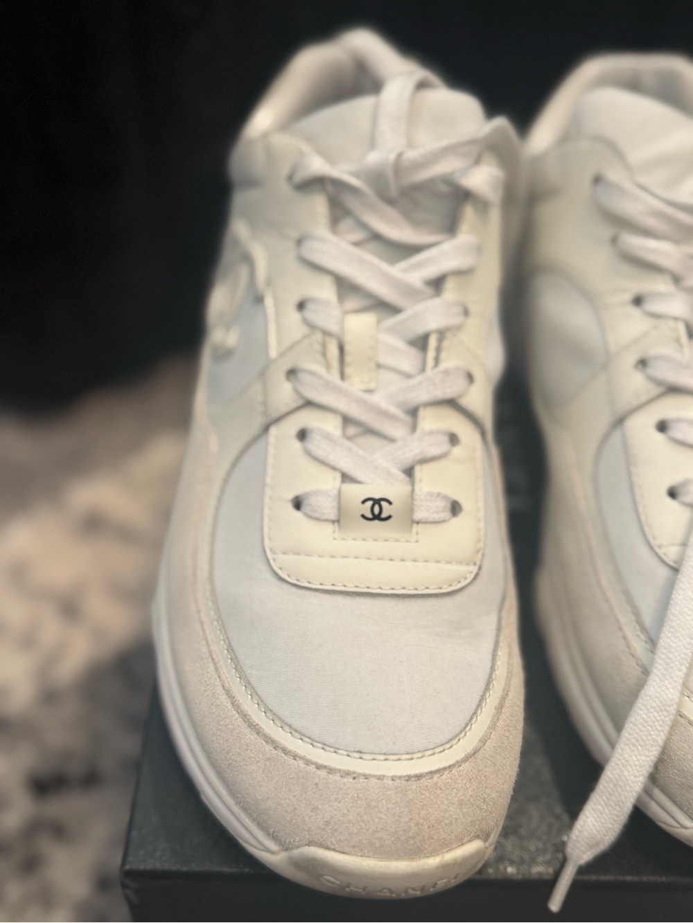 CHANEL White Women's Low-Top Sneakers - Picture 2 of 10